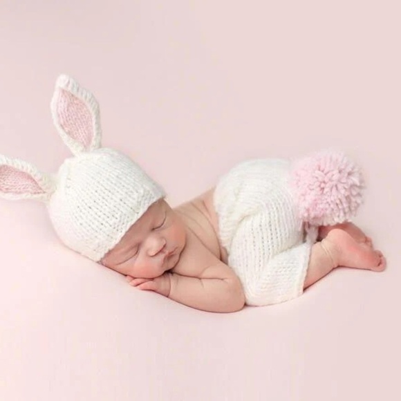 NWT Anthropologie Baily Handmade Knit Bunny Newborn Hat and Pant Set - Picture 2 of 2